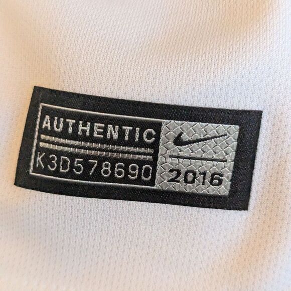 Nike USA White Stretch Tee Shirt NWT - Picture 7 of 8